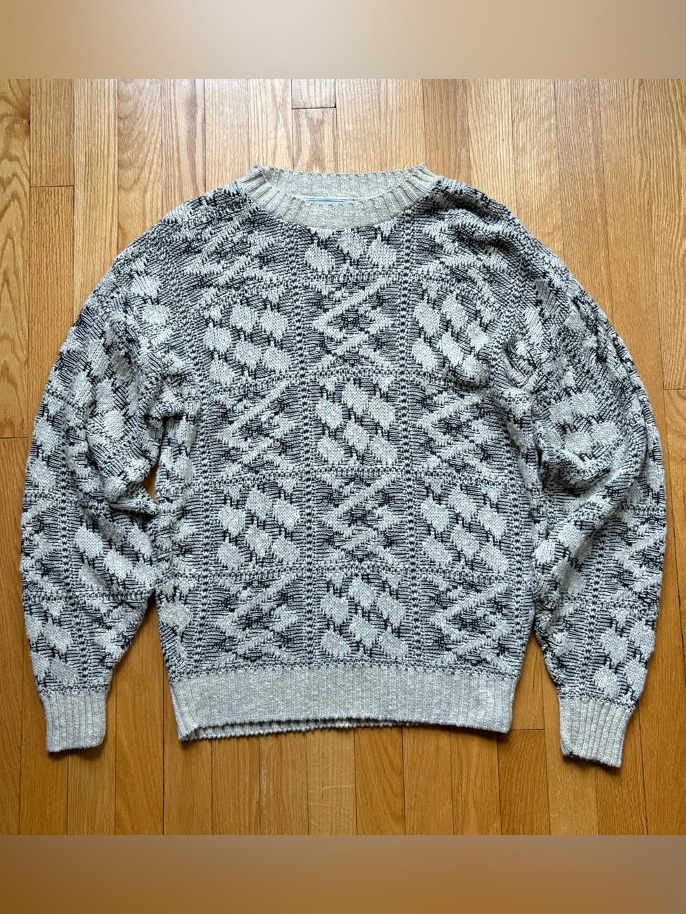Vintage Dominic & Maria Men’s Crewneck Sweater Large Cream Black Unique Pattern